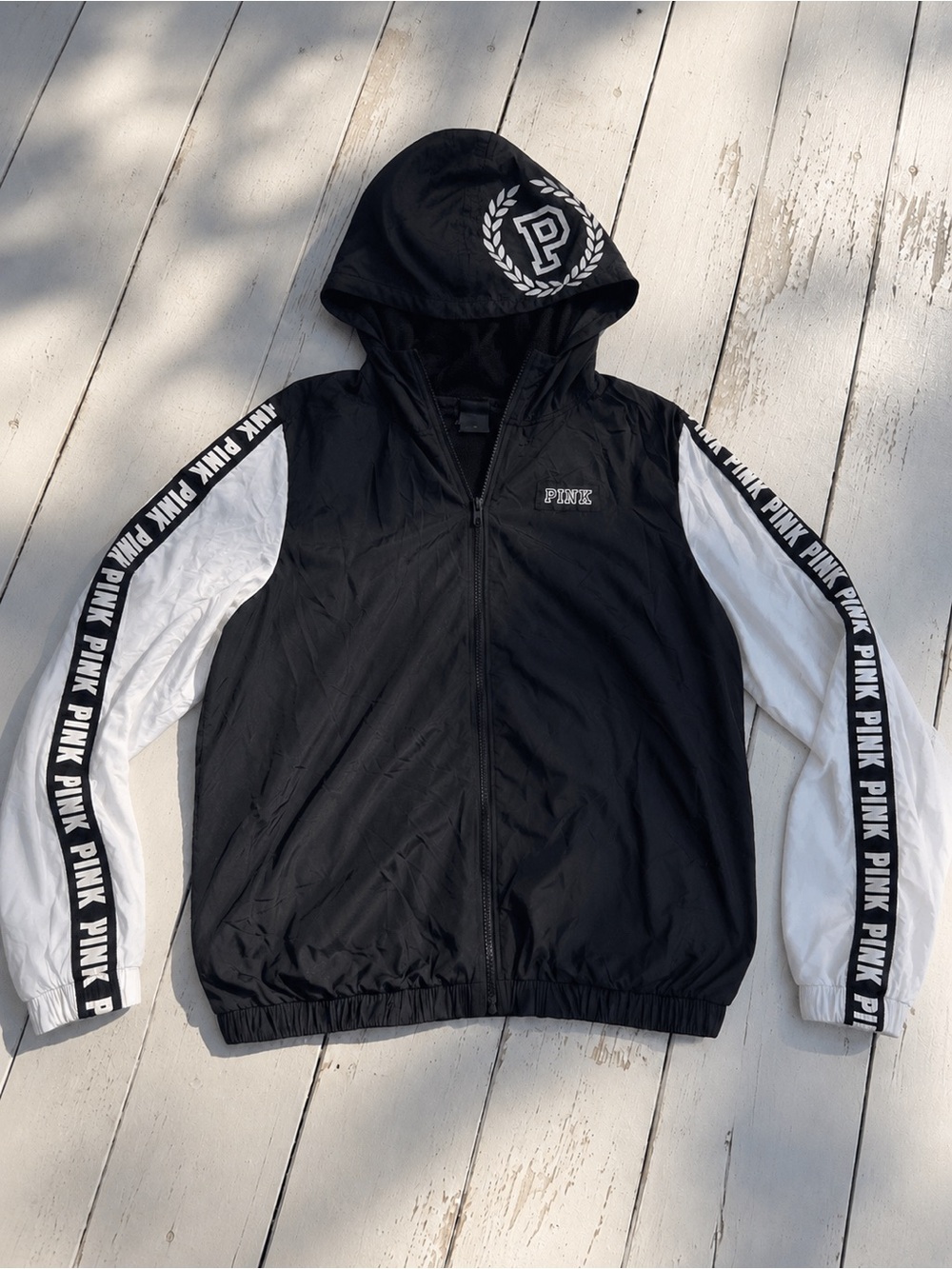 PINK Victoria’s Secret Hooded Windbreaker Jacket Black White Logo Size XS/S